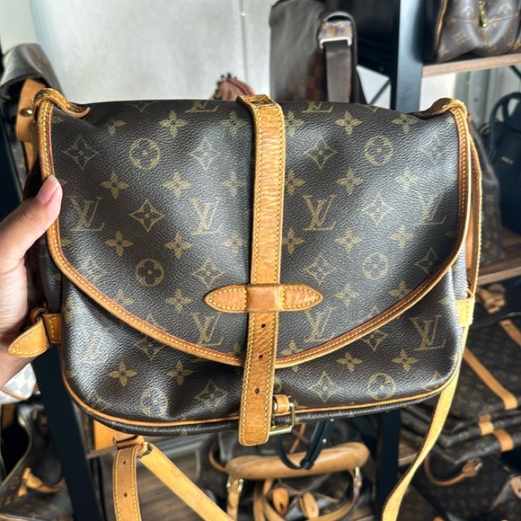 Lv Bag - Picture 1 of 1